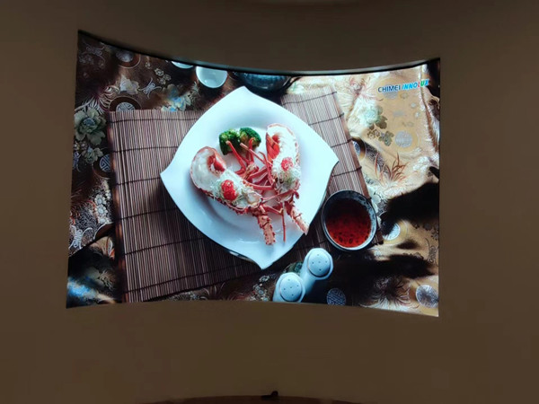 新邵室内P2.5弧形LED屏